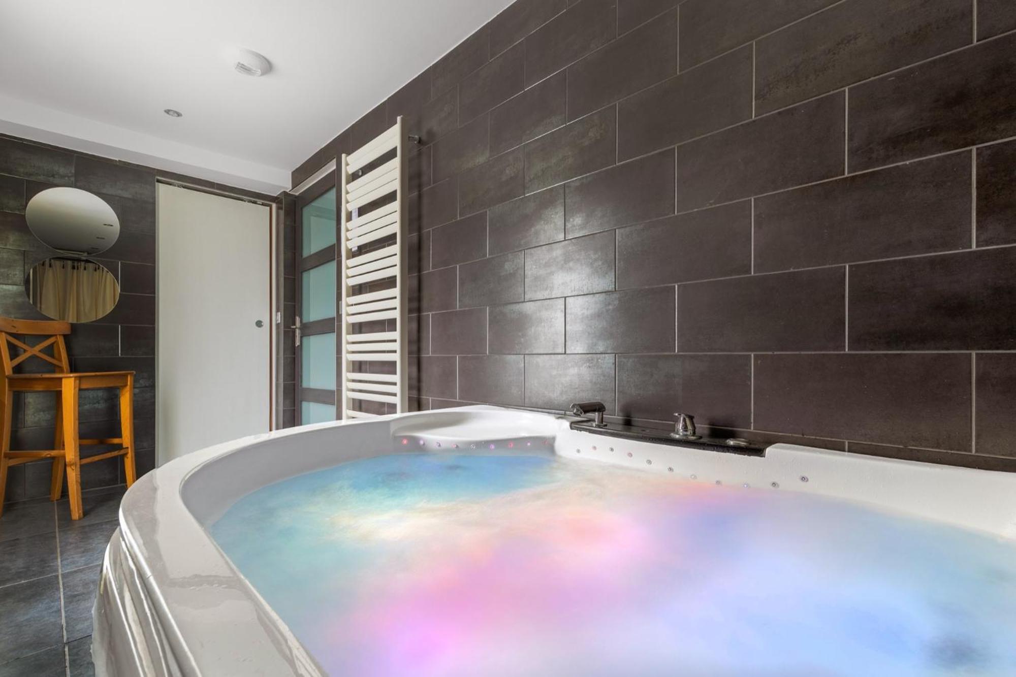 Grand Chalet Standing Avec Jacuzzi A Chamrousse Ski 1750 المظهر الخارجي الصورة